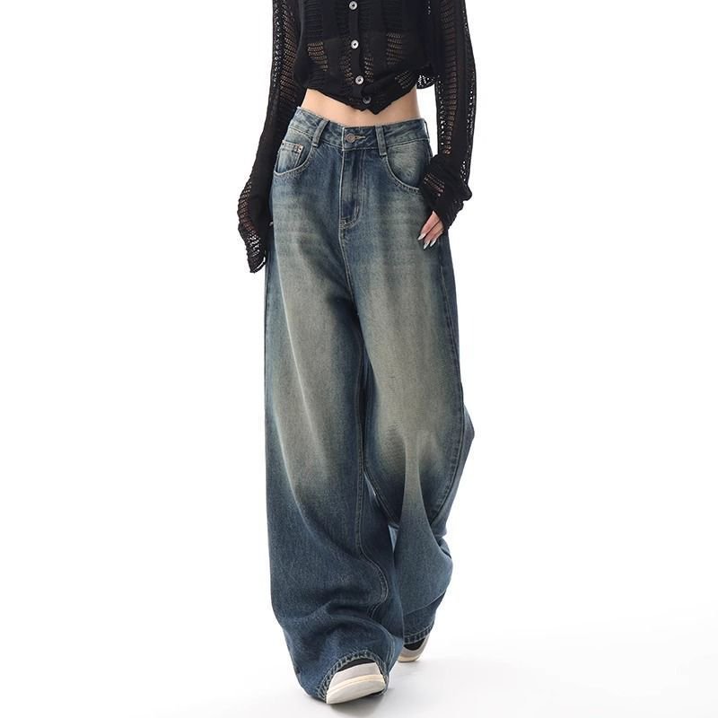 oczeania's tweet photo. STOPPP ini jeans cakep banget 😭😭 fit-nya loose tapi tetep flattering. efek kaki panjangnya dapet, warnanya juga aesthetic parah. kalau lagi cari jeans yang dipake berkali-kali tetap masuk outfit, ini wajib masuk wishlist 🫶✨ https://t.co/oOB7T54jO3
