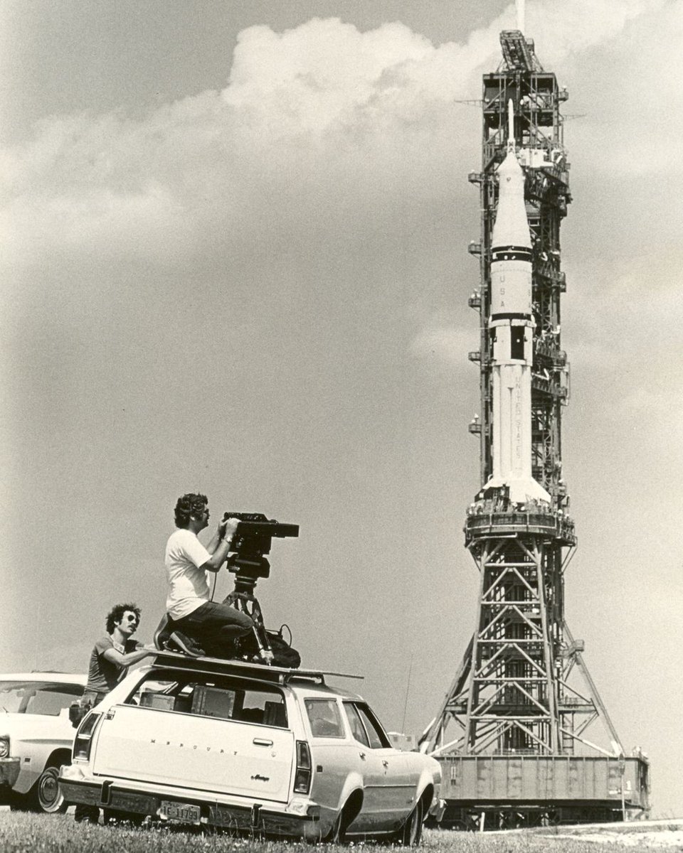MacFreeFilms's tweet photo. No drones. No GoPros. No digital cameras.

Just a talented crew and some very ambitious ideas✈️😅

As we get ready to celebrate the 50th anniversary of To Fly! tomorrow, we're looking back at some behind-the-scenes moments from the film that inspired generations of moviegoers. 💙 https://t.co/Fj4r1wRGZ4