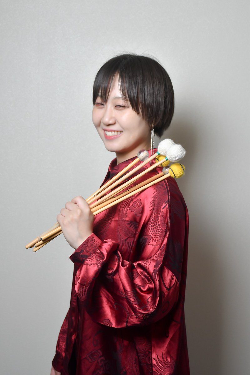 percusSHION's tweet photo. 宣材写真を新しくしました！とても素敵に撮っていただけて嬉しいです。

写真負けしないよう（？）素敵な音を奏でられるよう頑張ります💪 https://t.co/afDNSYlTxF