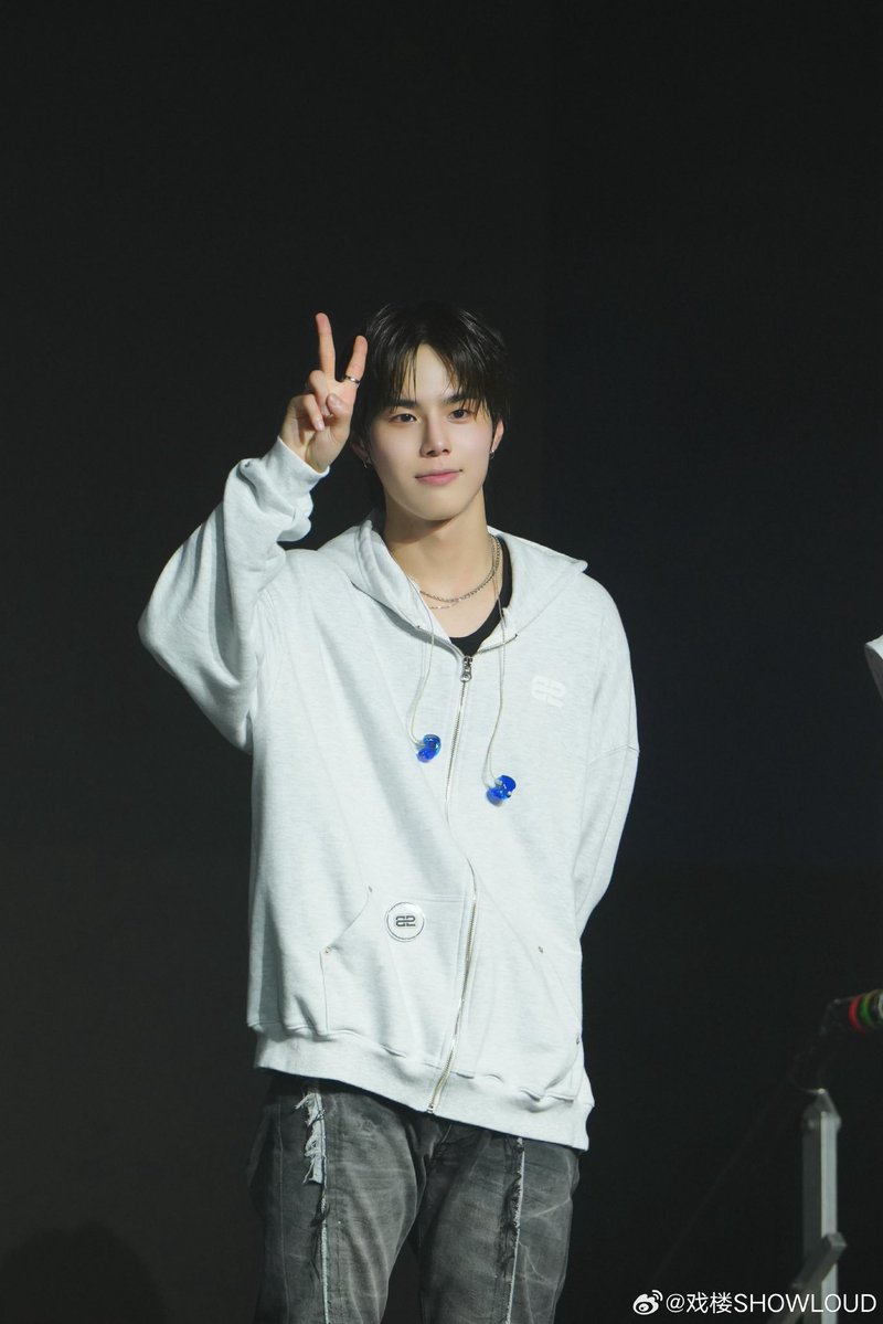 seongbinpics's tweet photo. https://t.co/bqKKH8Kb8n