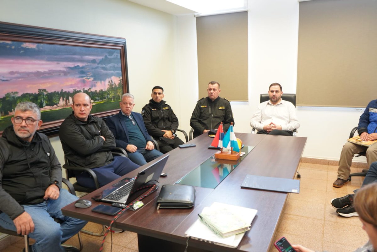 noticiasdel6's tweet photo. Alem planifica acciones preventivas ante la posible llegada del fenómeno de El Niño
@MatiasSebely #ElNiño #Misiones #Prevención #Alem #GestiónMunicipal #ProtecciónCivil
Sigue el link para la lectura completa 👇
https://t.co/vGATJfeMeC https://t.co/1tv4bhKJzS