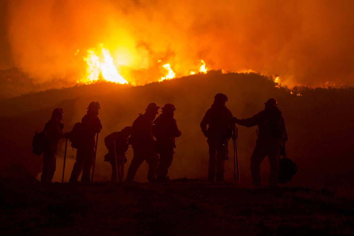 forestservice's tweet photo. Today, we honor the members of the wildland firefighting community who protect our communities &amp; natural resources from wildfires. THANK YOU firefighters, dispatchers, map creators, equipment operators, radio techs, PIOs &amp; all who support wildland fire response. https://t.co/hvGV0bpQWt