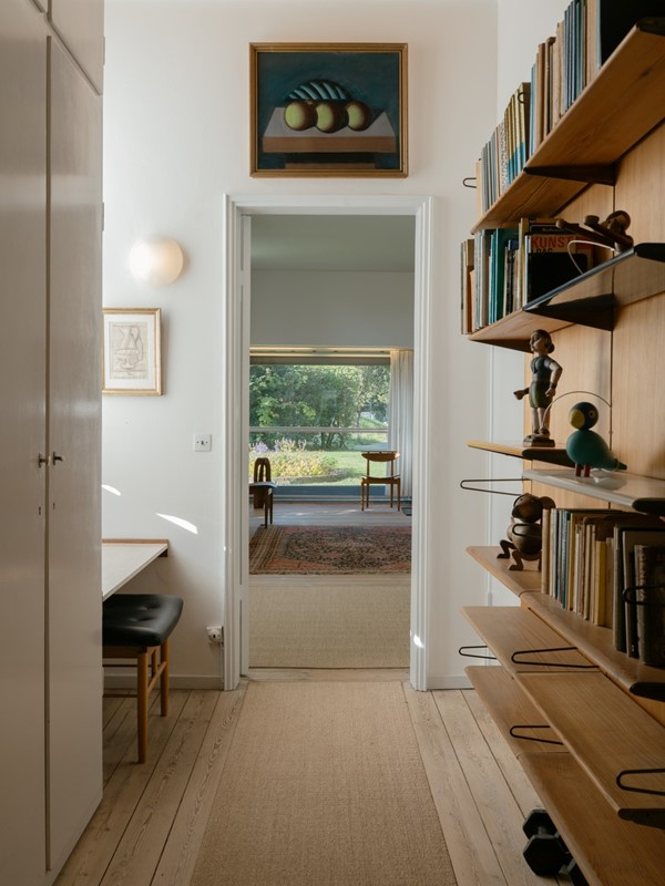 watertyped_'s tweet photo. Finn Juhl’s home in Ordrup, outside Copenhagen https://t.co/35By7oujBJ