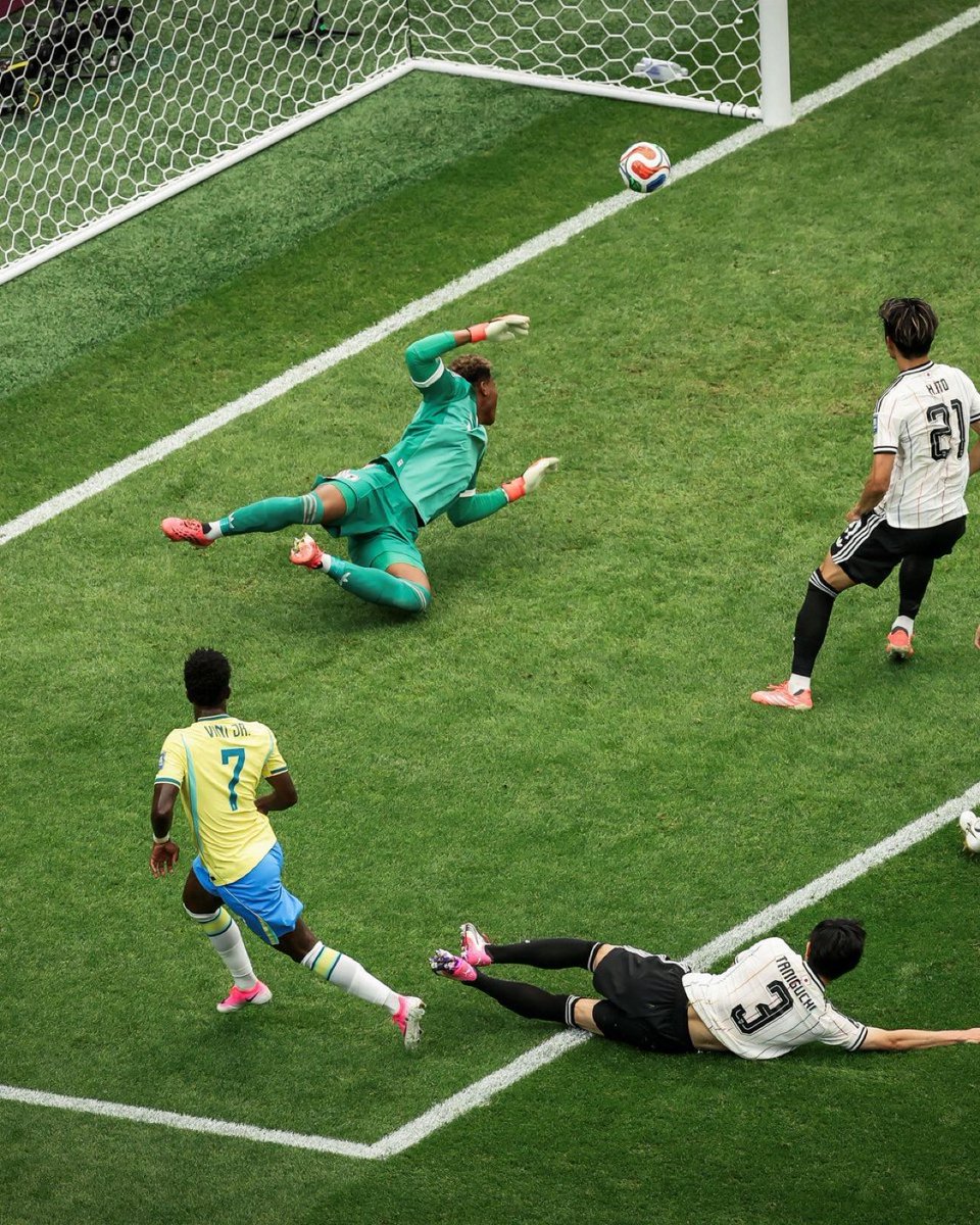 luscas's tweet photo. ainda não superei esse bola não ter entrado https://t.co/qTMehaqTjZ