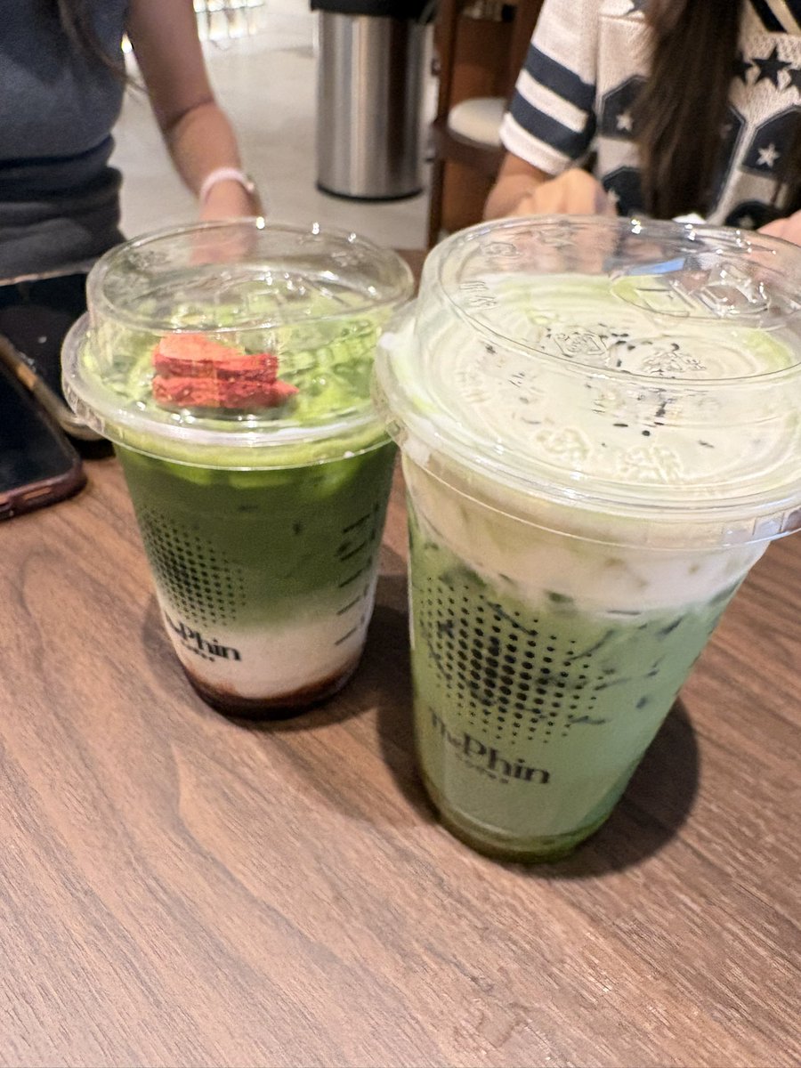 mechERice's tweet photo. Mango sticky rice matcha &amp; Strawberry matcha

낫 마이 스타일 쩝 https://t.co/4VXGV1LLvX