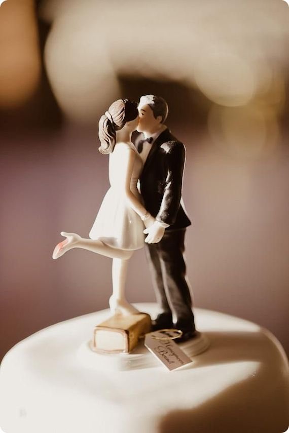 femfluro's tweet photo. he looks like a little bride wedding cake topper 🤏🥺 https://t.co/hdEcfEbjhL