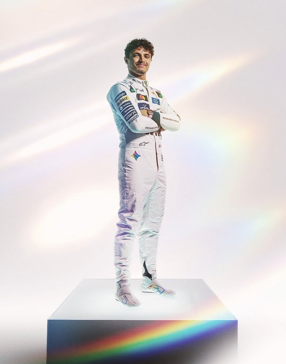 femfluro's tweet photo. he looks like a little bride wedding cake topper 🤏🥺 https://t.co/hdEcfEbjhL