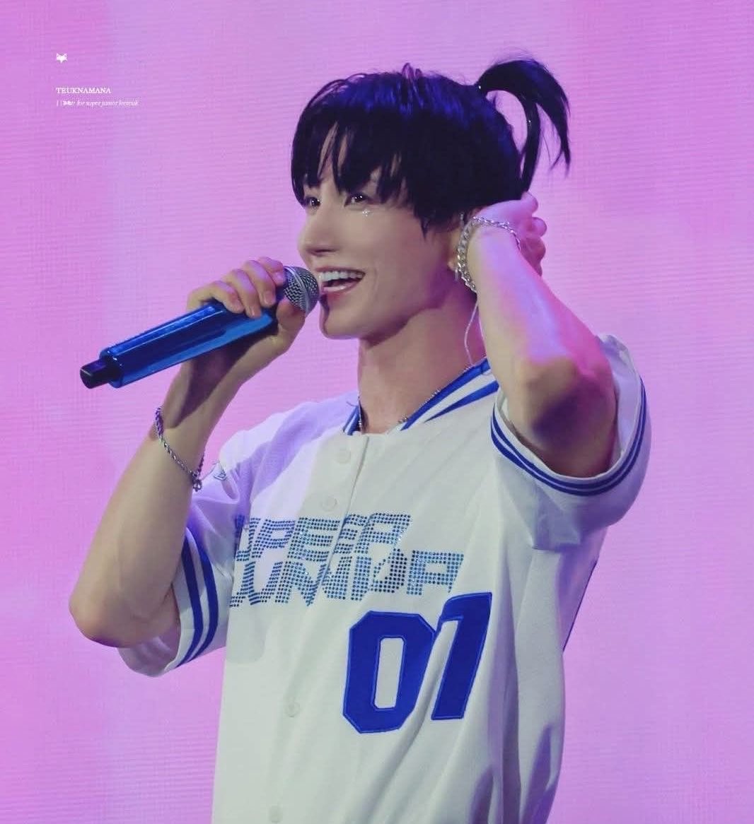 CloudQueen__'s tweet photo. Feliz cumpleaños Leeteuk @special1004 sin importar que, tú siempre serás la persona que más admiro en el mundo y aunque han sido días cansados para ti, espero que sepas que valoro tus proyectos y me emocionan mucho 💙
Espero que sin importar la edad, sigas siendo tú https://t.co/1GLyHhLtQz