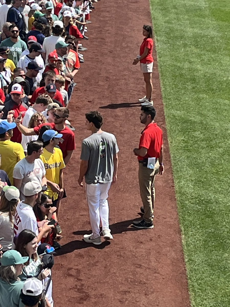 CAKosmo's tweet photo. @19fredlynn @RedSox @OTBaseballPhoto @OldSchoolBoston @MLBNetwork Actually they still have it. This is Roman Anthony last August. https://t.co/LoOXpmu9JH