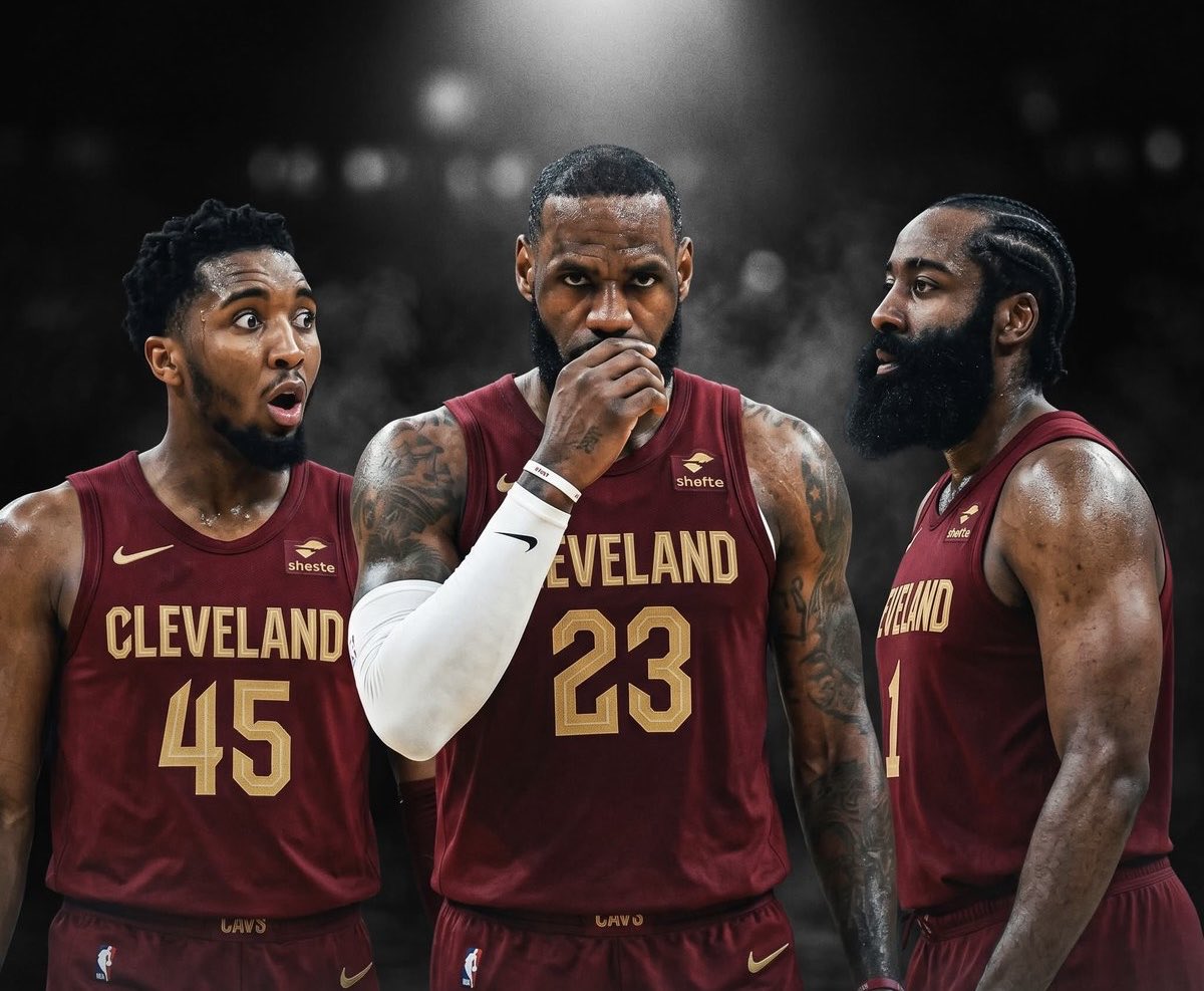 BGNHoops's tweet photo. It’s only right LeBron finishes his career where it started. 

This Big 3 would be UNBEATABLE. https://t.co/pKxS4DUE3A