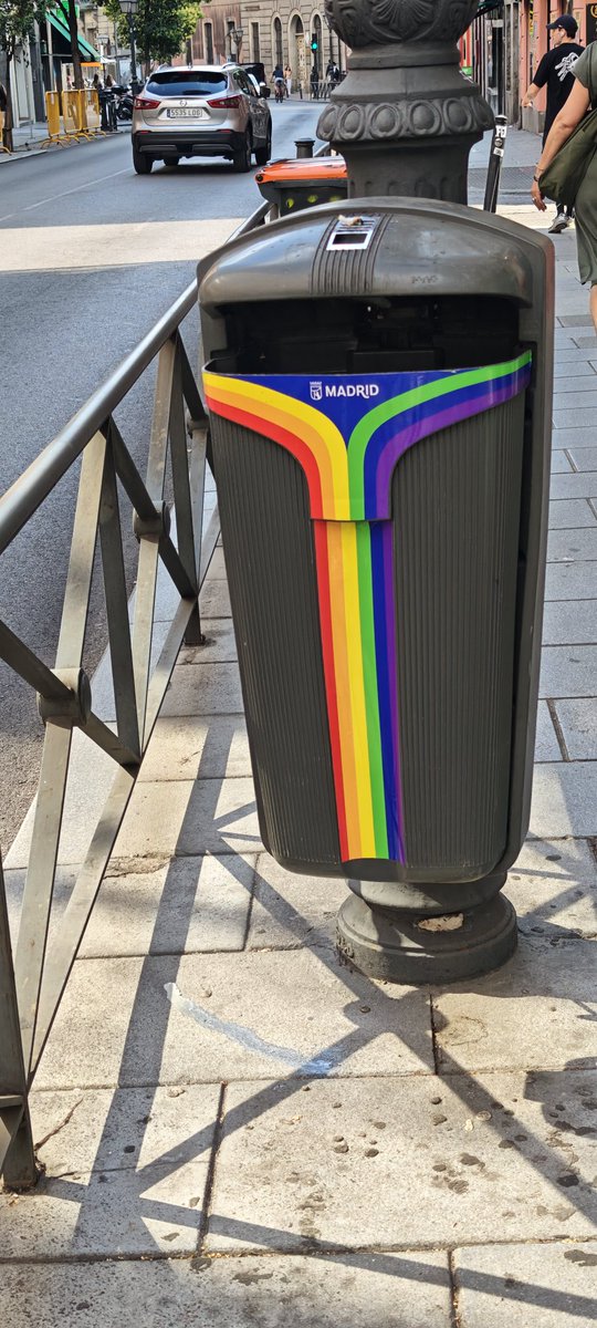 Lux_is_Back's tweet photo. Esto es un insulto #madrid #orgullo #gayride https://t.co/0ovt07k8Fr