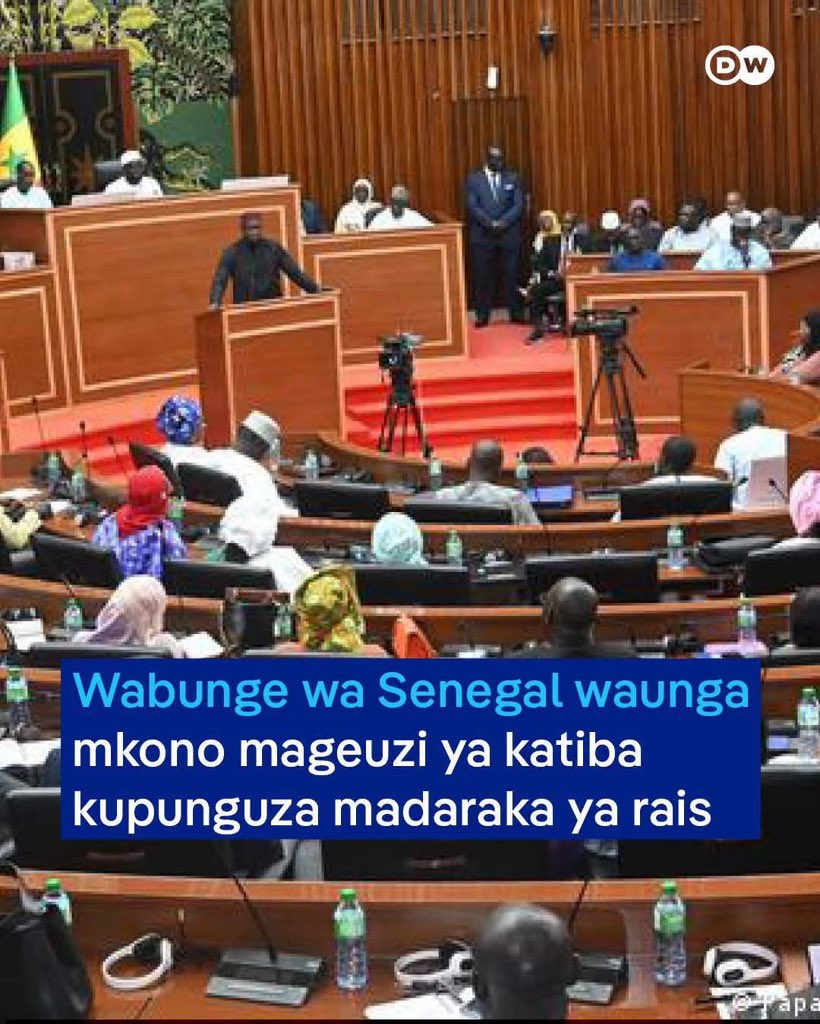 HildaNewton21's tweet photo. Kuna tofauti kubwa kati ya Wabunge waliochaguliwa na Wananchi na Wabunge waliojiweka madarakani baada ya kumwaga damu za Watanganyika zaidi ya elfu kumi. https://t.co/nmw58UECIg