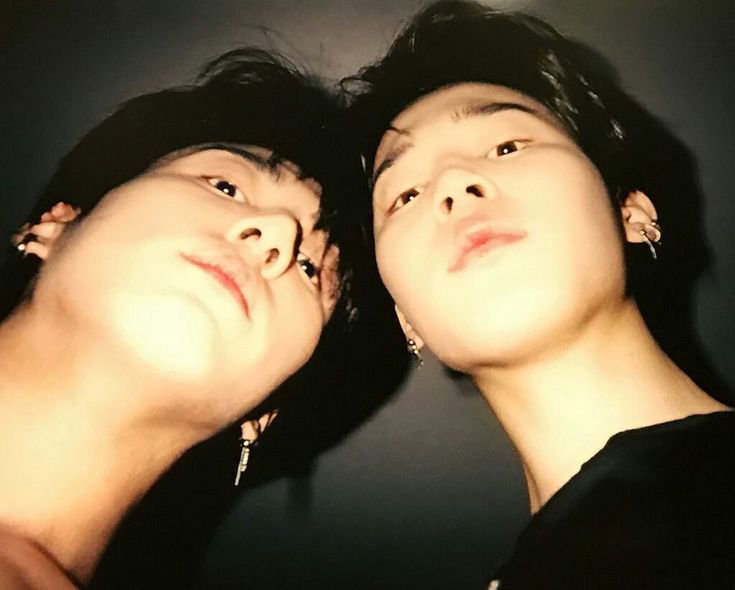 em1isz's tweet photo. #jikookau em copa do mundo https://t.co/DmfNCQjC1Y