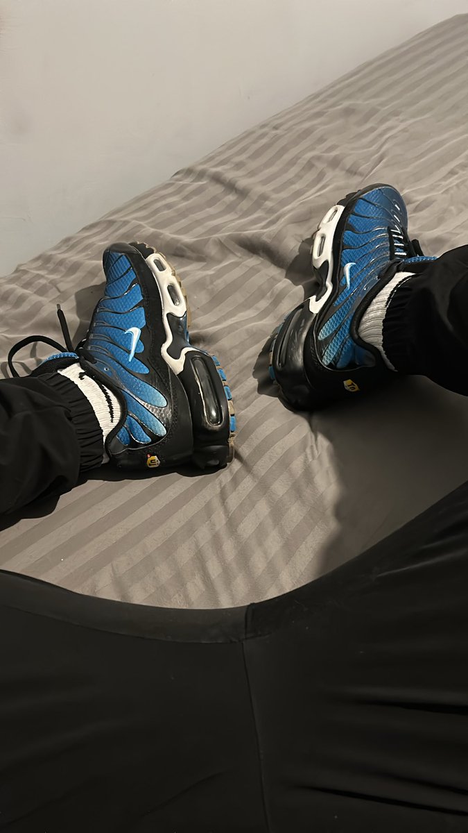 Kiffeur6907's tweet photo. Trop bien le nylon avec cette paire https://t.co/m8Gx53Aljd