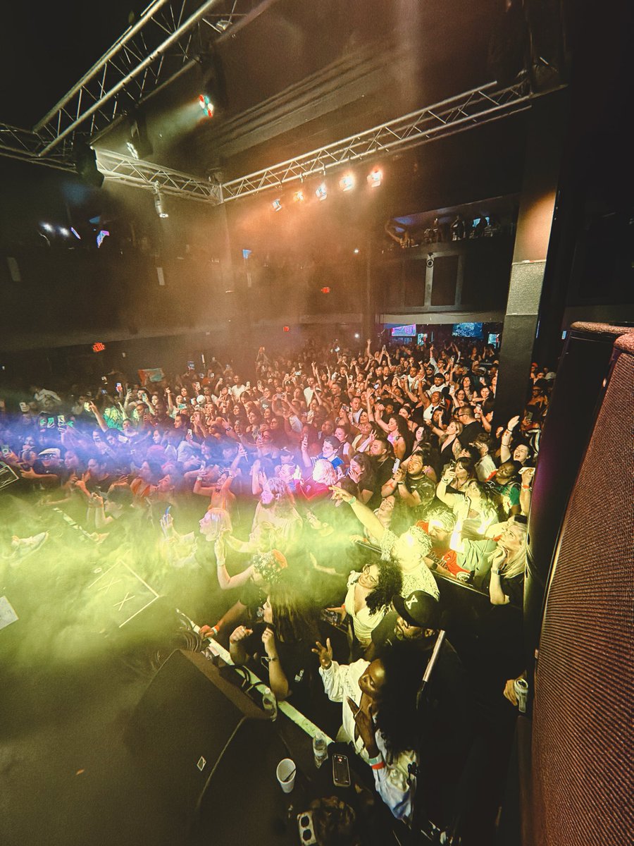 duttypaul's tweet photo. #Chicago was LIT this weekend 🔥 Lincoln, #Nebraska i’ll see U 2nite! I wanna see those moves in the crowd ladies 💃 https://t.co/DdrVAxv3Un
