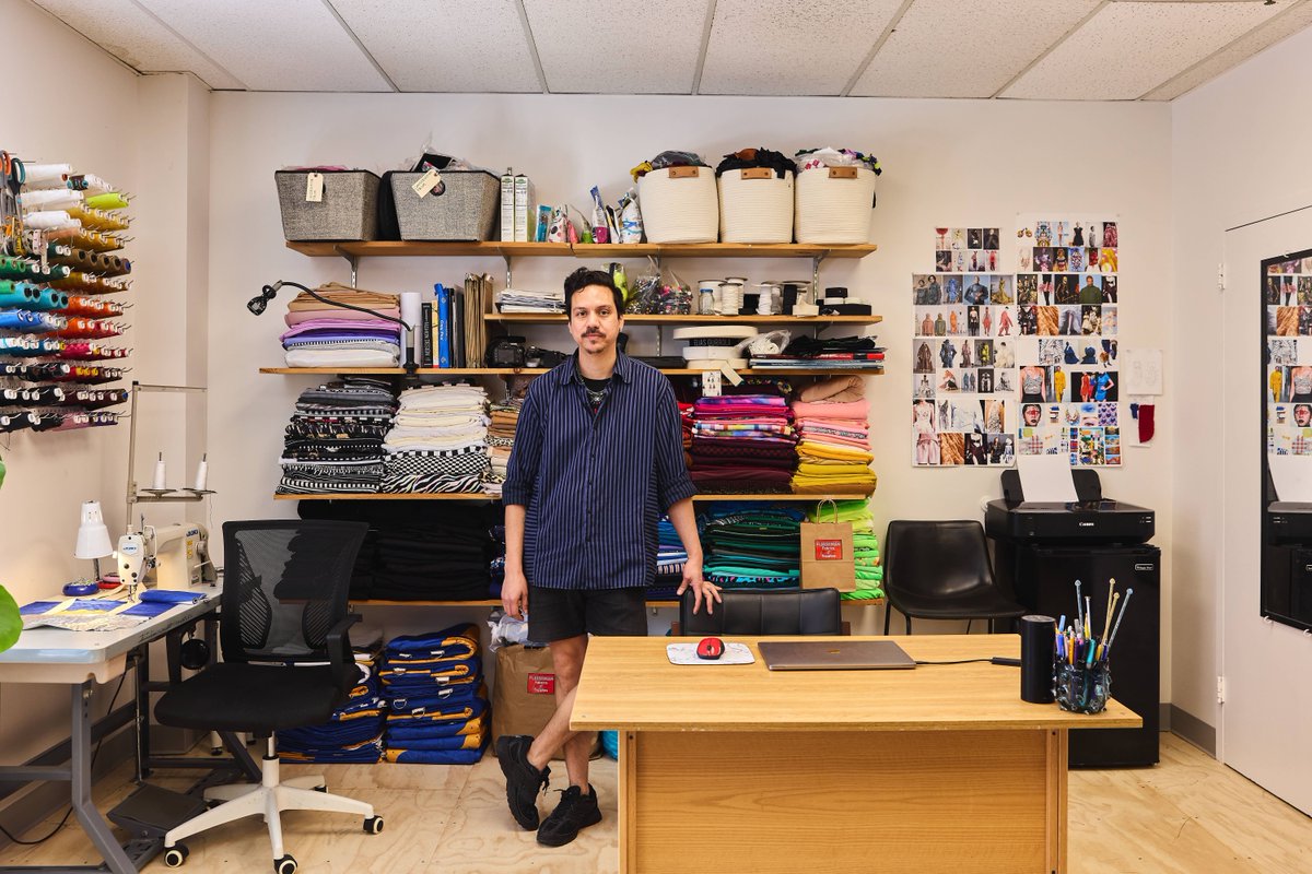 Elias_Gurrola's tweet photo. Was photographed doing some work in the studio at Village of Industry & Arts.
Photography by Ed Newton
@ednewton
#eliasgurrola #bts #fashiondesigner #phillydesigner #studiovisit https://t.co/V6NtN7nmrQ