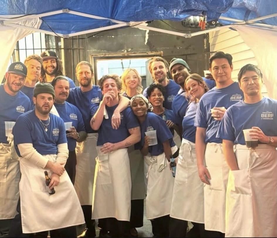 lupis5x's tweet photo. Termine The Bear, y no tengo idea de cuantas lágrimas derrame. Insólito final, esta última temporada será mi confort por mucho tiempo. Gracias Chefs 🥹 https://t.co/rBfM7pimXs