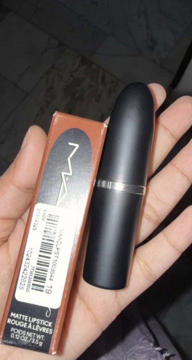 Aepxa7c's tweet photo. @tira_help FYGA3EB8780113607810 there is issue with your app am creating return but other product it raised for other product Kiki Milano both mac charmacy Milano and Lakmé lipstick are wrong but not able to raise return check image do help https://t.co/jkqmu6CMlp