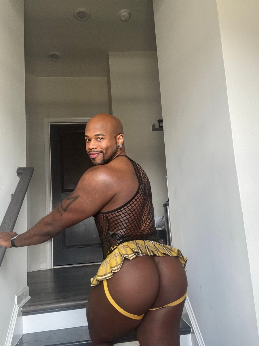 shaktischildd's tweet photo. Last day of Pride month, so why not. 
My Deviant fit https://t.co/M3jsO0rRCM