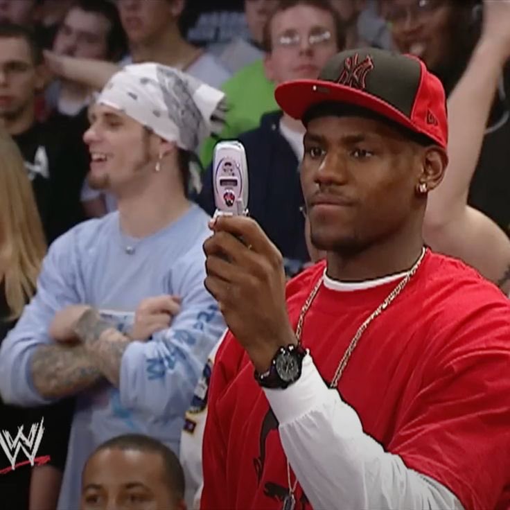 hiddenposters's tweet photo. LeBron James at WWE Monday Night Raw (2003) https://t.co/5ATmimualJ