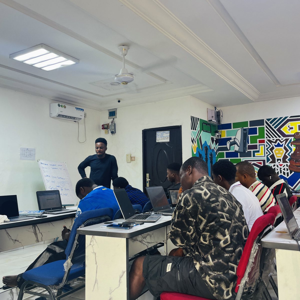 decentitservics's tweet photo. its the last day of the first half here at dits academy we keep learning https://t.co/ciYJNtakqC