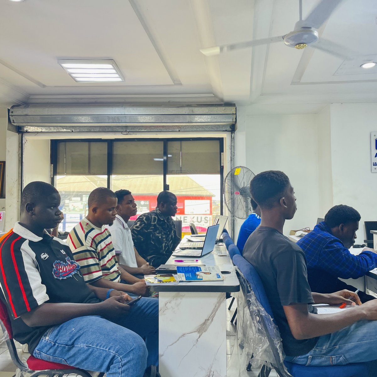 decentitservics's tweet photo. its the last day of the first half here at dits academy we keep learning https://t.co/ciYJNtakqC