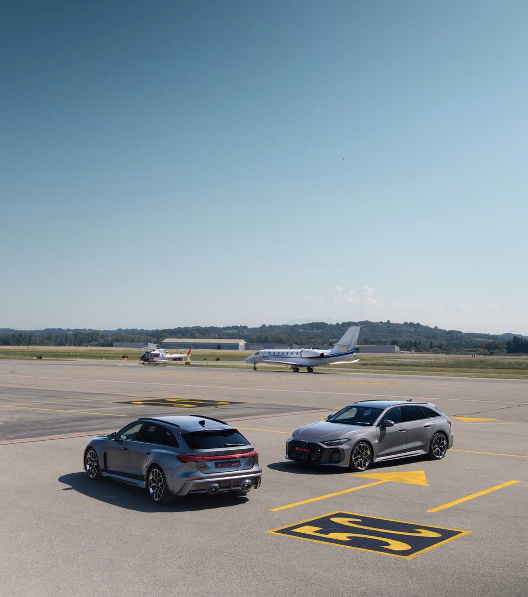 JezzaMaqasa's tweet photo. Taking the centre stage graciously, and with the open books for orders in play, I hear some units will be claimed by their owners as the year ends in South Africa 🇿🇦.

This @audisouthafrica B10 Avant/Sedan is currently the flavour of the motoring scene. 📸 #arthurcvln https://t.co/AeiH81aJZ5