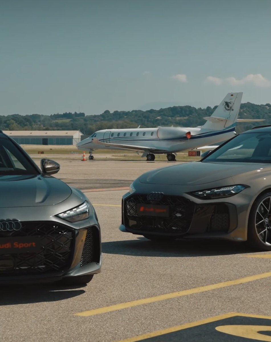 JezzaMaqasa's tweet photo. Taking the centre stage graciously, and with the open books for orders in play, I hear some units will be claimed by their owners as the year ends in South Africa 🇿🇦.

This @audisouthafrica B10 Avant/Sedan is currently the flavour of the motoring scene. 📸 #arthurcvln https://t.co/AeiH81aJZ5