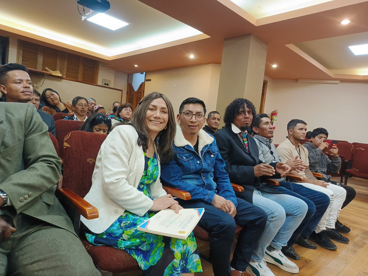 Alejandro_Mullo's tweet photo. #Riobamba/ Rendimos homenaje a quienes, con trabajo honesto y perseverancia, impulsan el desarrollo de nuestra ciudad y el bienestar de sus familias. Su esfuerzo merece respeto y reconocimiento. 🤝👏
@AsambleaEcuador @MashiRafael @GabrielaEsPais https://t.co/cBj57e6HOC