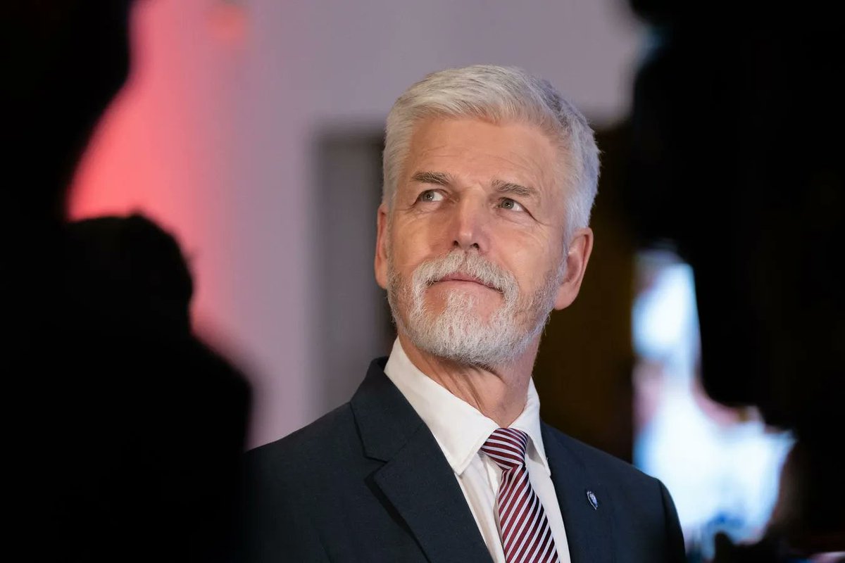 Tomaszarnowski's tweet photo. Prezydent Czech się postawił Ukrainie. Jako Polak dziękuję za solidarność. Załenski i wy Ukry od bandery. Dopiero się zaczyna. Przegracie z niemcami. Jak zawsze. https://t.co/pXGgSIACPh