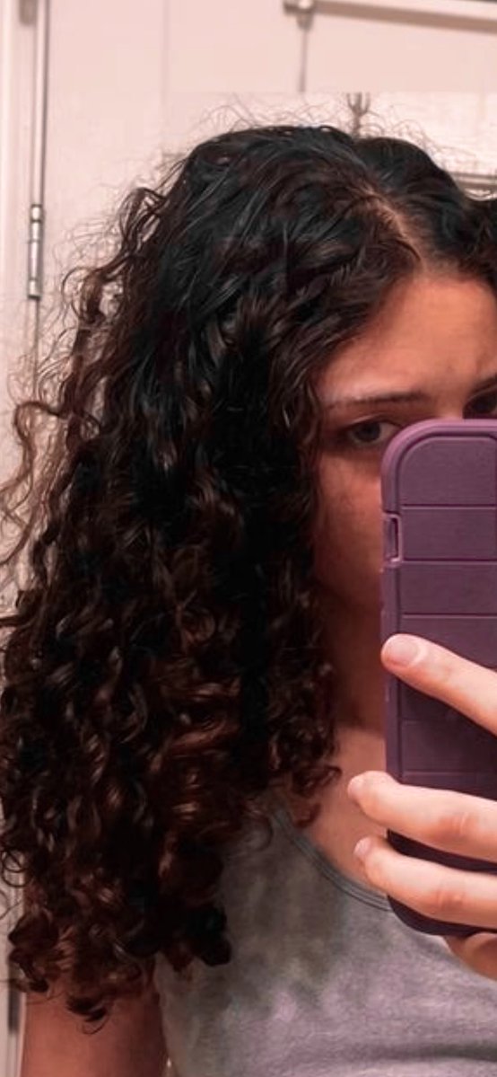 kittyofedtwt's tweet photo. I dyed my hairrrr 

(ignore the frizz mat it is I just woke up)

(I also know it’s not strong I wanted it to look natural)

Give me like honest opinion on what this looks like I want feedback. https://t.co/lrqOQeU3pD