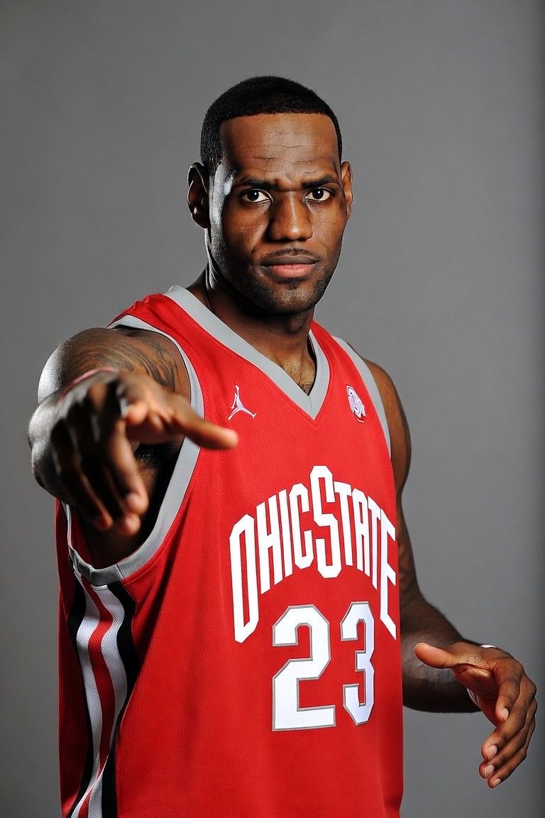 TheBuckeyeNut's tweet photo. Now that LeBron says he’ll be playing somewhere other than the Lakers next season… how about LeBron to Ohio State? 🌰😂 https://t.co/U12q5HWNK8