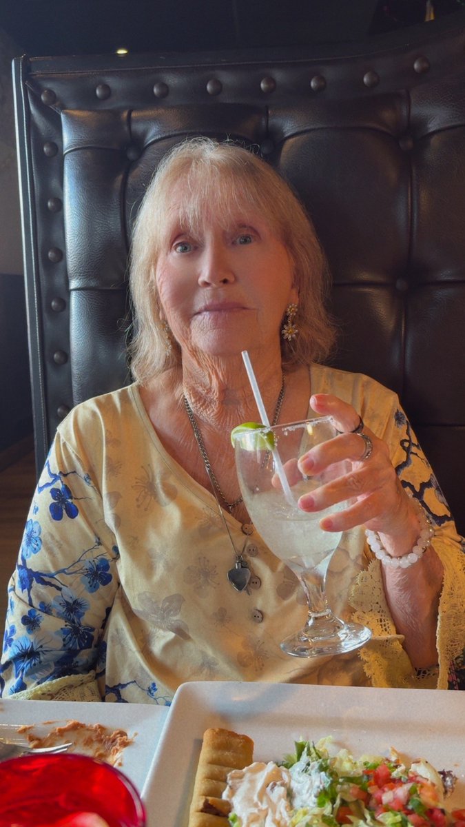 Brenda 🟧🟦🗽🌊 Democrat VOTE BLUE 2028💙💙💙💙 tweet media