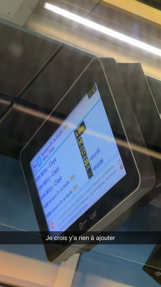 Leiliam10's tweet photo. @RERBHateAccount En gare de St Michel. Un peu avant 18h. C’est la guerre. Et je ne parle même pas du quai à chatelet. Impossible de descendre du train. @Plusdetrains @IDFmobilites https://t.co/abMM72Xxyf
