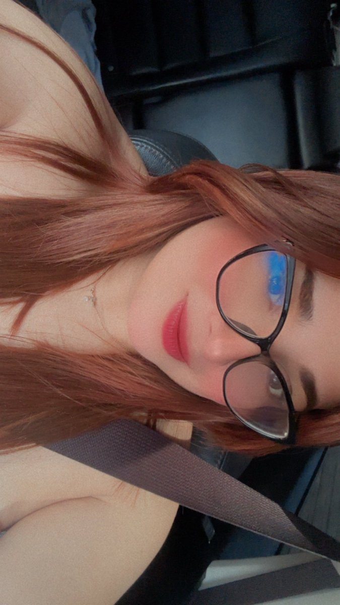 Genssns's tweet photo. El otro día me cambié el look y me siento linda así 💗 https://t.co/tSqmX5IIUe