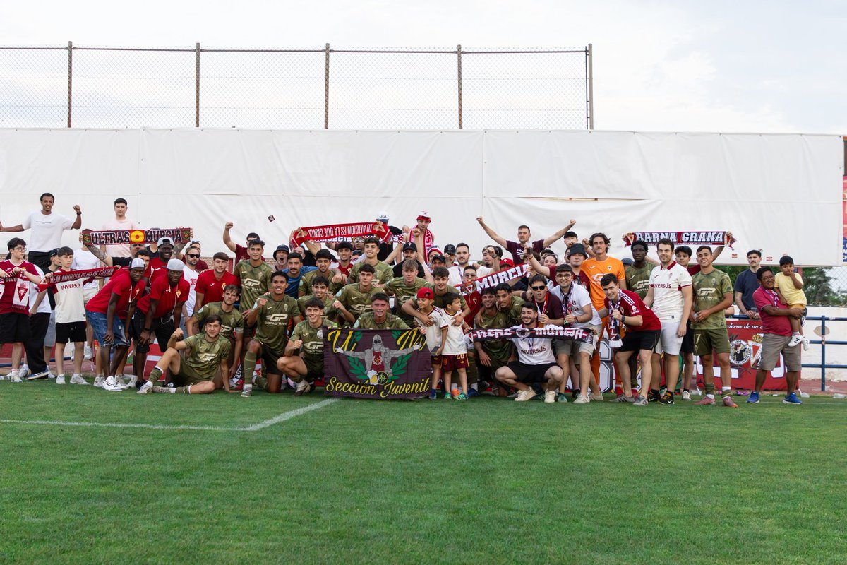 murcianistas's tweet photo. Broche perfecto para este final de temporada del Imperialcon un ascenso más que merecido y luchado durante toda la temporada y el play off.

¡Enhorabuena @canteragrana, ORGULLOSOS DE NUESTROS JUGADORES 💪🏻❤️🤍! https://t.co/4oeBCwqhnB