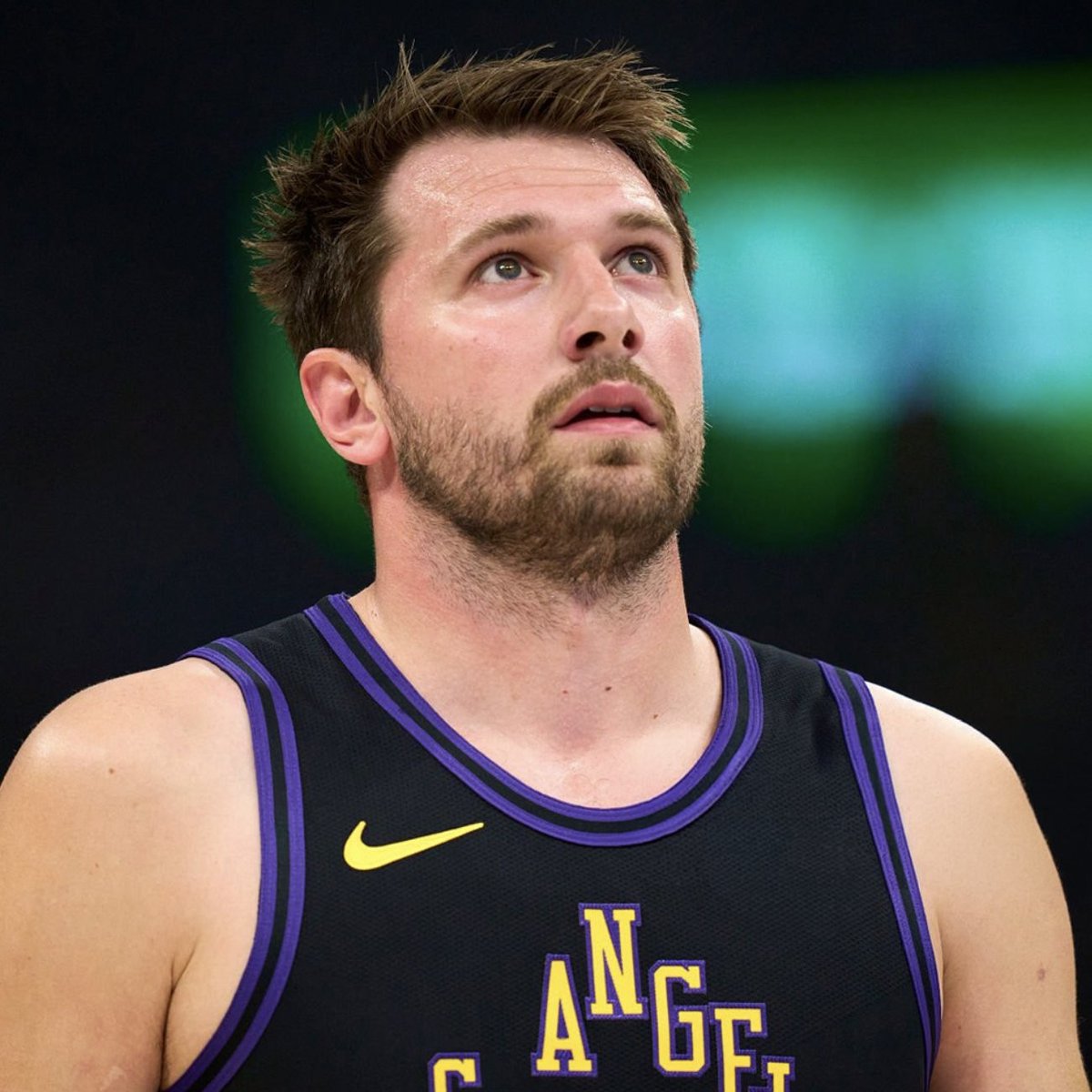 TrashTalk_fr's tweet photo. Désormais, le plan est clair à Los Angeles :

Un maximum de shooteurs et de défenseurs autour de Luka Doncic et Austin Reaves ainsi que, si possible, un pivot dominant.

Les Lakers sont la franchise de Luka Doncic ! 🟣🟡 https://t.co/npVoTuxFze