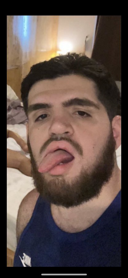 okmatulin's tweet photo. @LakeShowYo He remembered that this was his fan's face and had to leave. https://t.co/4V9FeZAZQo