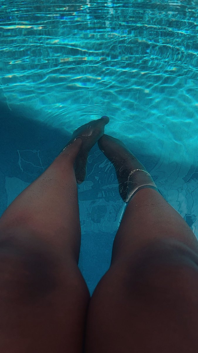 VelouraSolenoir's tweet photo. Some views are public… the best ones aren’t. 💦👣 DM to access my exclusive collection. 🔥

#FeetFinder #FeetContent #FeetModel #FeetLover #PrettyFeet #FootFetish #Barefoot #FootContent #CustomContent #ExclusiveContent #DMForMore #OnlyFeet #FootModel #FootCommunity https://t.co/0MizjmA2a1