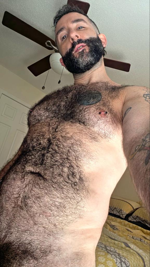 The curls let you know i just got back from the gym https://t.co/r9AOxVq8u5