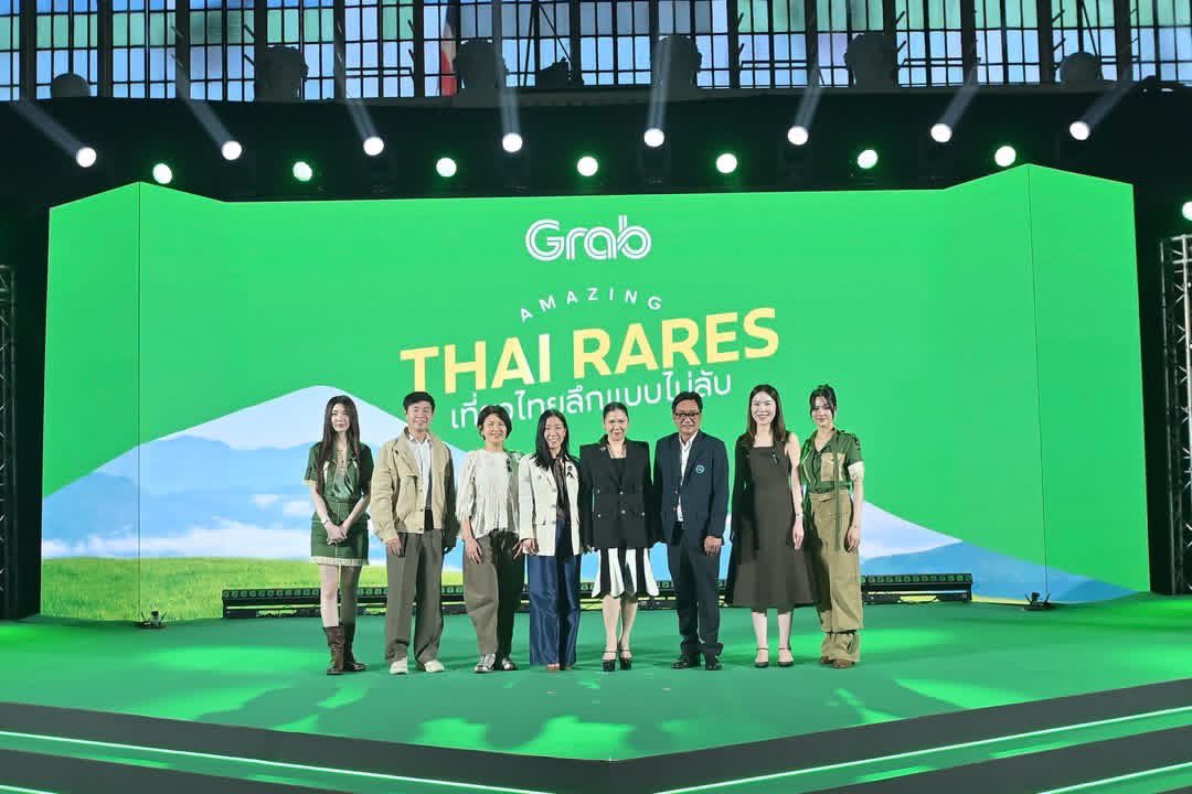 tatnewsthai's tweet photo. แกร็บ หนุน Fandom Tourism ดึง “หลิง-ออม” กระตุ้นท่องเที่ยวครึ่งปีหลัง ส่งแคมเปญ “Grab Amazing Thai Rares” ชวนคนไทยออกเดินทางค้นพบเสน่ห์เมืองไทยในมุมใหม่

แกร็บเดินหน้าหนุน ททท. กระตุ้นเศรษฐกิจการท่องเที่ยวครึ่งปีหลัง เปิดตัวแคมเปญใหญ่ “Grab Amazing Thai Rares เที่ยวไทยลึกแบบไม่ลับ” ดึงสองสาว Friends of Grab “หลิง-ออม” ชวนเที่ยวไทยสัมผัสมนต์เสน่ห์แหล่งท่องเที่ยวนอกกระแสร้านเด็ดประจำถิ่นและเทศกาลเชิงวัฒนธรรม โดยเฉพาะเมืองน่าเที่ยว 55 จังหวัด ผุดไกด์บุ๊ค 3 ภาษา (ไทยอังกฤษจีน) แนะนำพิกัดกิน-เที่ยว ชวนเช็กอิน 11 จุดหมายปลายทางตามรอยแคมเปญ “Feel All the Feelings” ของ ททท. พร้อมกระตุ้นการเดินทางและเศรษฐกิจในชุมชนผ่านกิจกรรม “เที่ยวลึกแบบไม่ลับไปกับเมืองน่าเที่ยว” เล็งเจาะกลุ่มนักท่องเที่ยวชาวไทยและชาวจีน ชวนลุ้นร่วมทริปสุดเอ็กซ์คลูซีฟกับ “หลิง-ออม” ต่อยอดกลยุทธ์ Fandom Tourism   

อ่านข่าวเพิ่มเติมได้ที่ : https://t.co/iNOjlFkvD2

#GrabAmazingThaiRares #แกร็บเที่ยวลึกแบบไม่ลับ 
#GrabxTAT #GrabTH #AmazingThailand 
#LingOrm #หลิงออม 
#Linglingkwong #หลิงหลิงคอง 
#OrmKornnaphat #ออมกรณ์นภัส