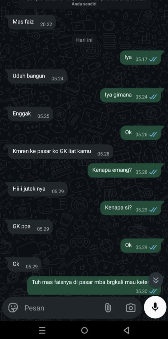 onilusi's tweet photo. @senandikamahia @narkosun Pernah juga ada yg chat laki gue begini, padahal dia jg punya suami🤣 https://t.co/xgMrln83RI