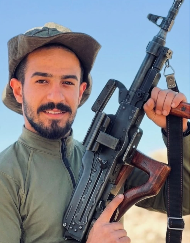 trip_to_valkiri's tweet photo. Custom PKM with short barrel and folding stock from Syria. https://t.co/GNAgV8tnET