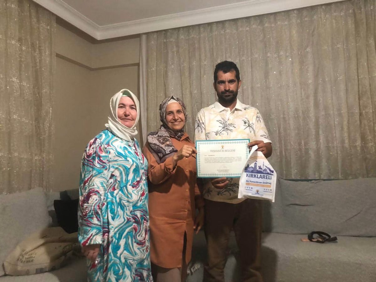AkkadinLulebrgz's tweet photo. Atatürk Mahallemizde gerçekleştirdiğimiz hane ziyaretlerinde kıymetli hemşehrilerimizle bir araya gelerek gönül köprüleri kurduk. Samimi misafirperverlikleri ve sıcak sohbetleri için kendilerine teşekkür ediyor, gönüllere dokunmaya devam ediyoruz. https://t.co/ROO2E4kA6S