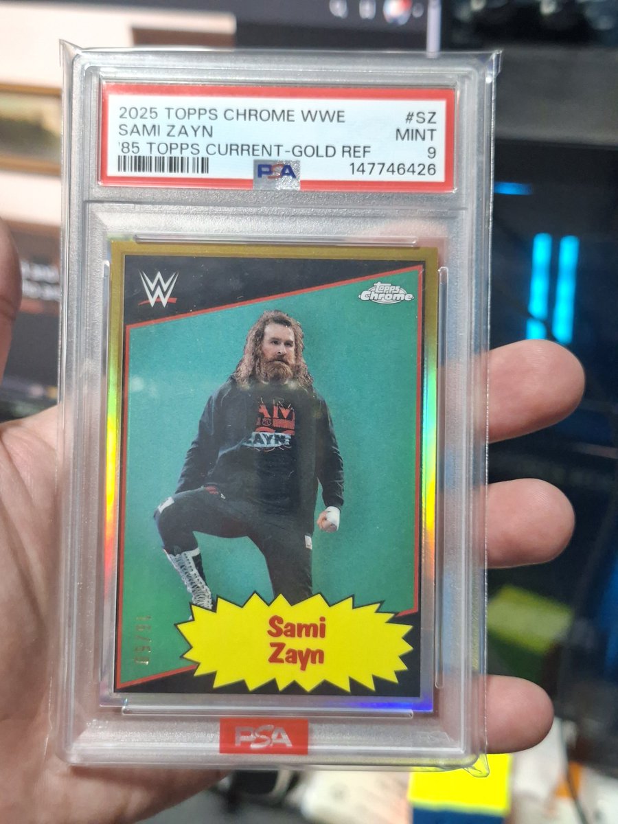 TheLOLplayer's tweet photo. And New! WWE Undisputed champion!! First time sending a card for grade!! https://t.co/MhLKWkqxla