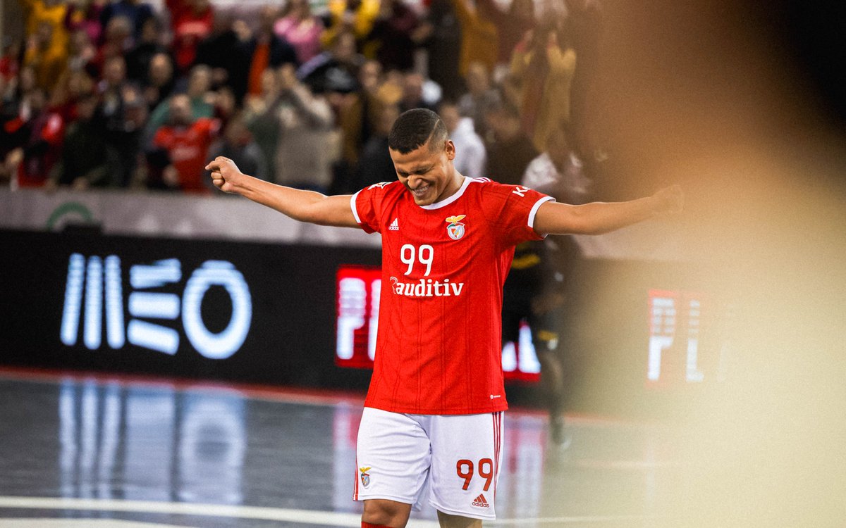 modalidadesslb's tweet photo. Obrigado, Jacaré! 🐊

📕 256 jogos oficiais
🏆2 Campeonatos Nacionais
🏆2 Taças de Portugal
🏆1 Supertaça
🏆2 Taças da Liga
🏆2 Campeonatos de Sub-20

#FutsalBenfica https://t.co/qzry6Mumrk