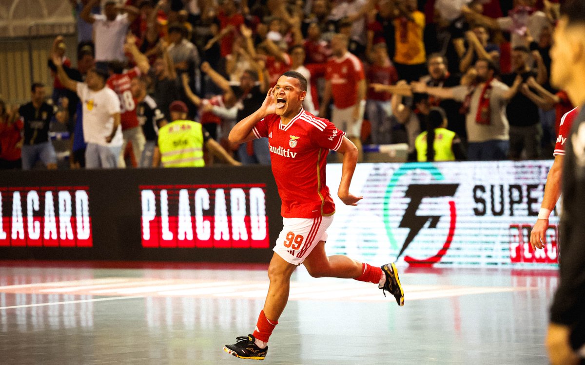 modalidadesslb's tweet photo. Obrigado, Jacaré! 🐊

📕 256 jogos oficiais
🏆2 Campeonatos Nacionais
🏆2 Taças de Portugal
🏆1 Supertaça
🏆2 Taças da Liga
🏆2 Campeonatos de Sub-20

#FutsalBenfica https://t.co/qzry6Mumrk