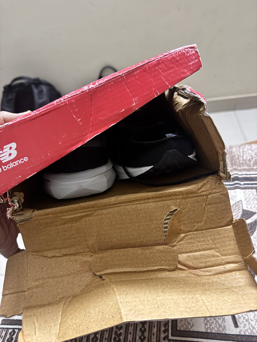 MastMusaffir's tweet photo. @MyntraSupport  thanks for fake and used products and on top of that great customer support where no one can reach out 
Where even @newbalance doesn’t know when they made this product
Selling cheap copies on the portal and having audacity of not responding https://t.co/XMq8Qch6oz