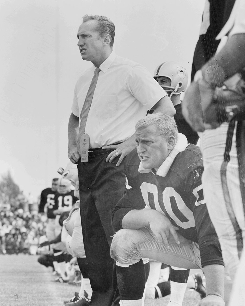 Raiders's tweet photo. Al Davis would’ve been 97 years old today. We remember him and keep his spirit alive.

Some of the most memorable quotes from Al Davis as we remember the late owner ➡️ https://t.co/lkxvqaXArD https://t.co/h5nji1oUxM