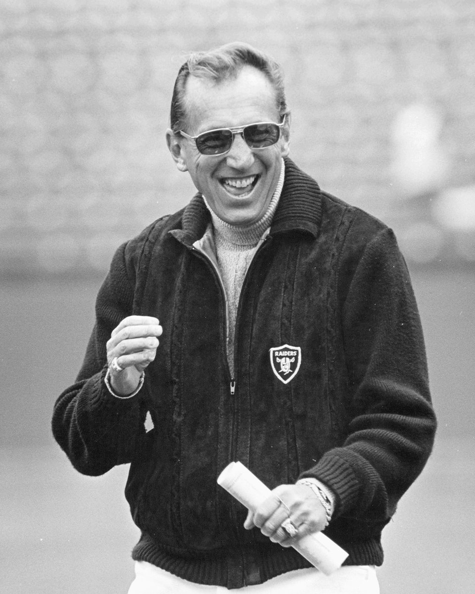 Raiders's tweet photo. Al Davis would’ve been 97 years old today. We remember him and keep his spirit alive.

Some of the most memorable quotes from Al Davis as we remember the late owner ➡️ https://t.co/lkxvqaXArD https://t.co/h5nji1oUxM
